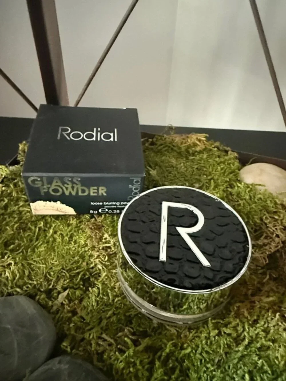 ✨ Brand New ✨ Rodial Glass Powder – Loose Blurring Powder (8 g / 0.28 oz)